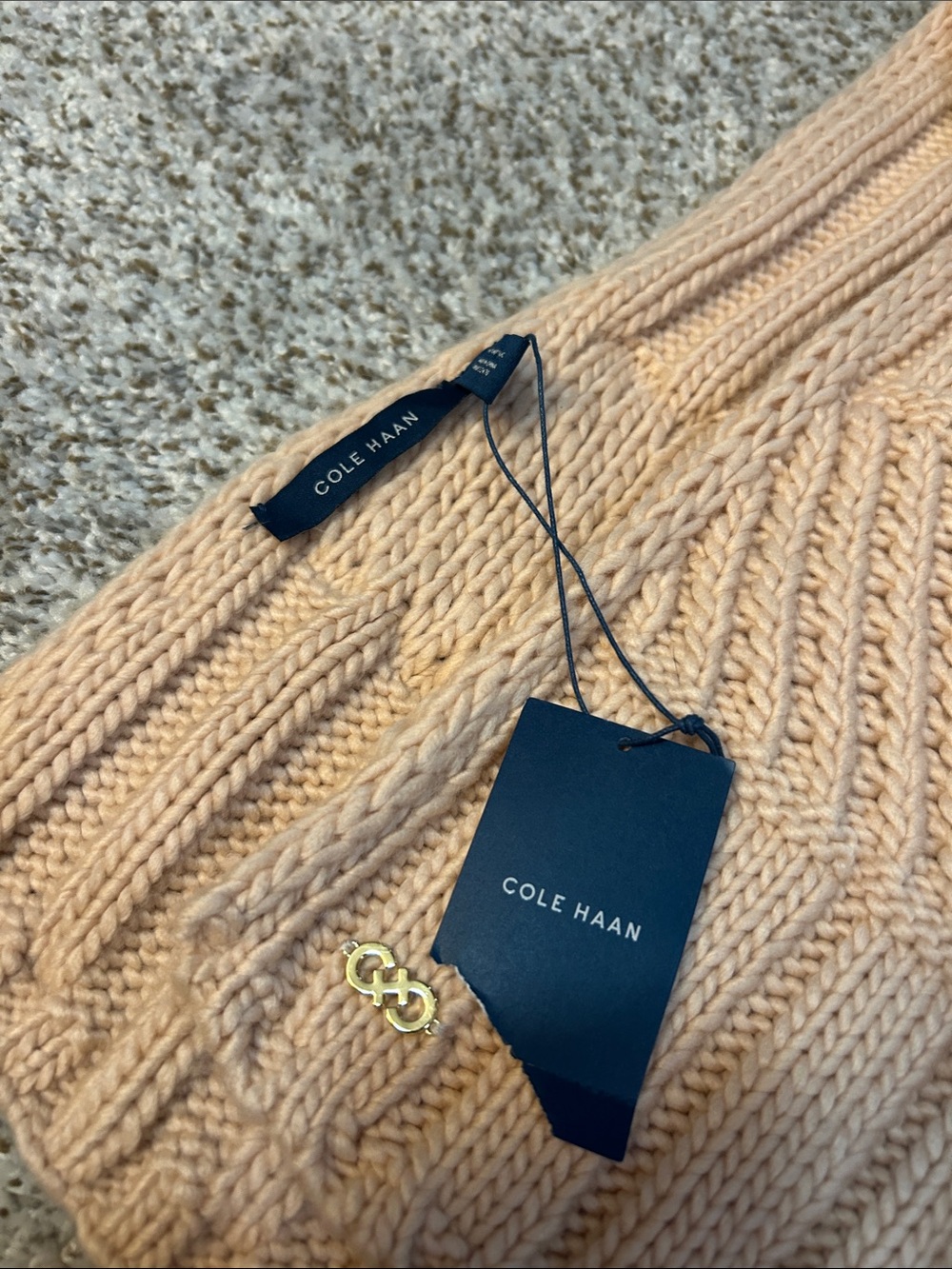 Cole Haan Blush Pink Ribbed Knit Scarf NWT - Picture 3 of 3